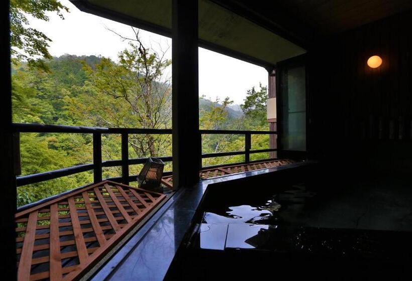 فندق Momijiya Honkan Takaosansou