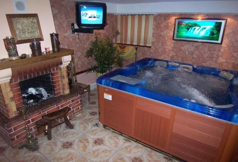 هتل Po Kastonu & Spa