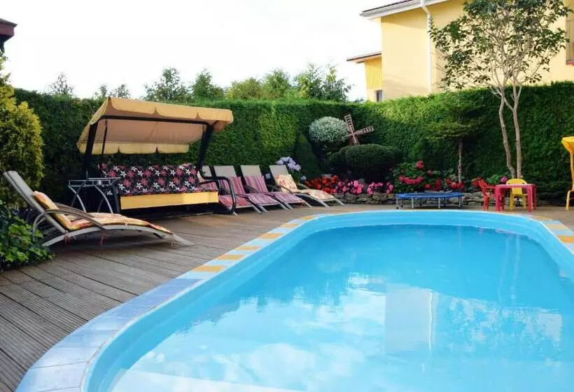 هتل Po Kastonu & Spa