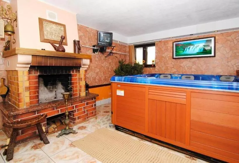 هتل Po Kastonu & Spa