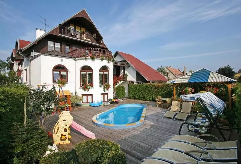 هتل Po Kastonu & Spa