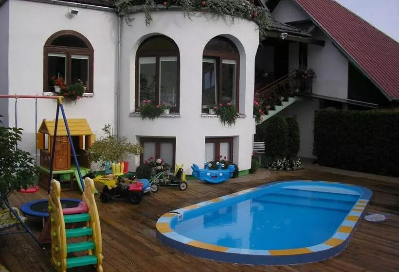 هتل Po Kastonu & Spa