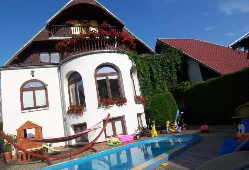 هتل Po Kastonu & Spa