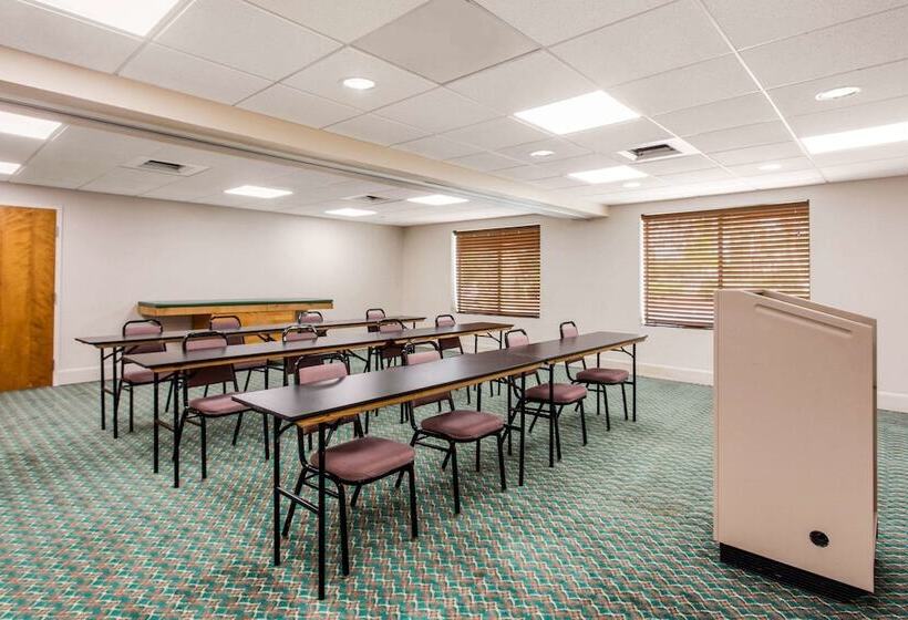 Отель Quality Inn & Suites