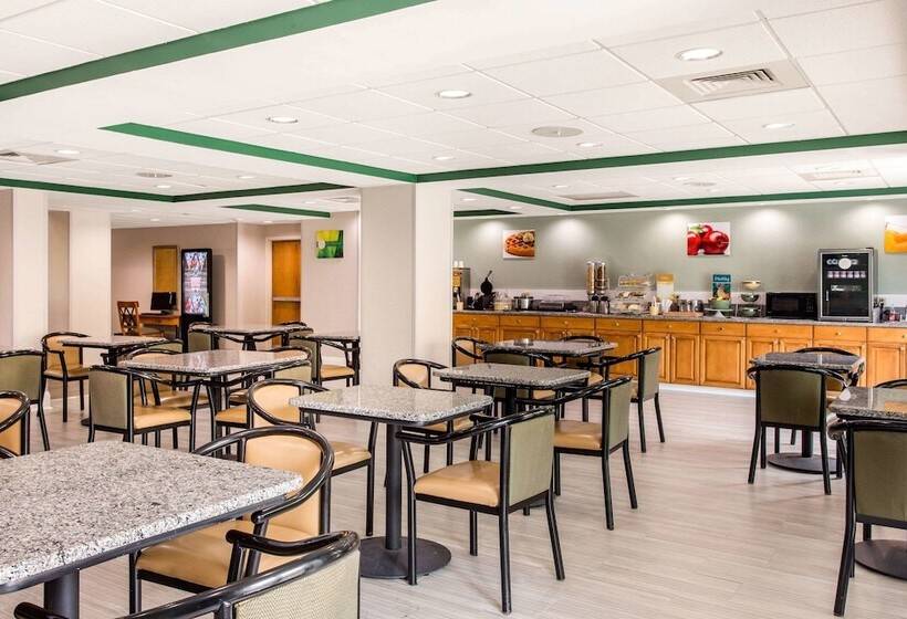 Отель Quality Inn & Suites