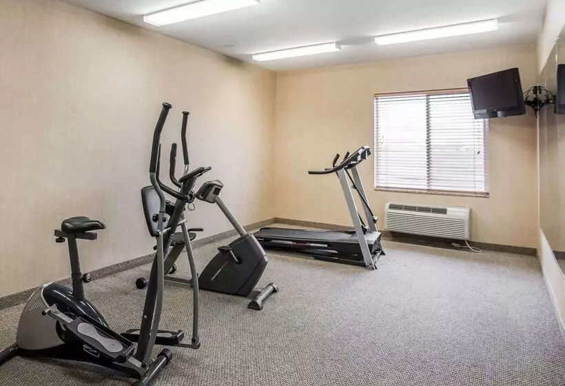 فندق Rodeway Inn & Suites