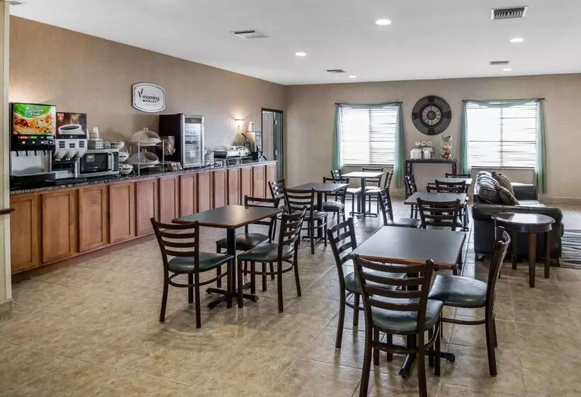 فندق Rodeway Inn & Suites