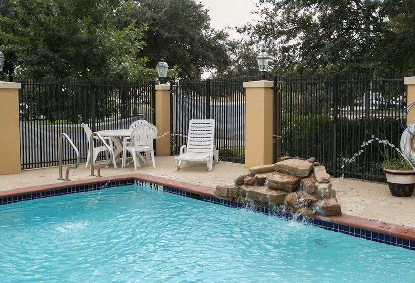 هتل Sleep Inn & Suites Hwy 290 Nw Freeway