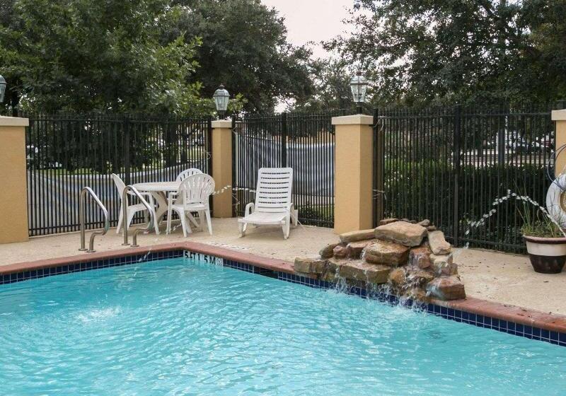 هتل Sleep Inn & Suites Hwy 290 Nw Freeway