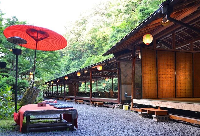 בית מלון כפרי Takao Kanko