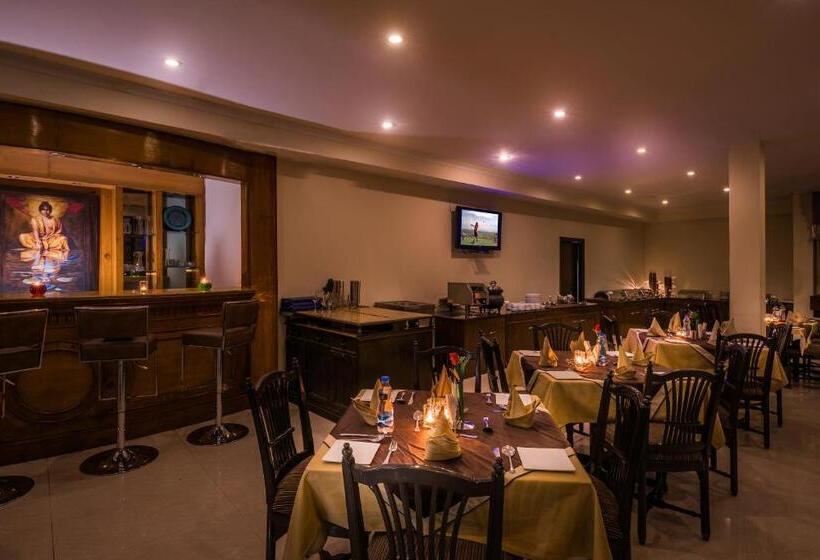 فندق Tulip Inn Green Castle Mall Road