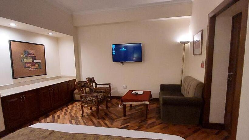 فندق Tulip Inn Green Castle Mall Road