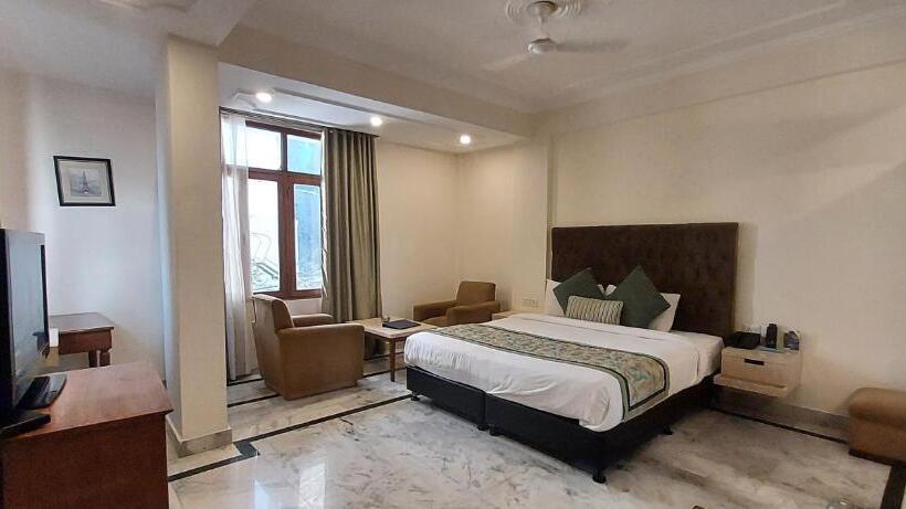 فندق Tulip Inn Green Castle Mall Road