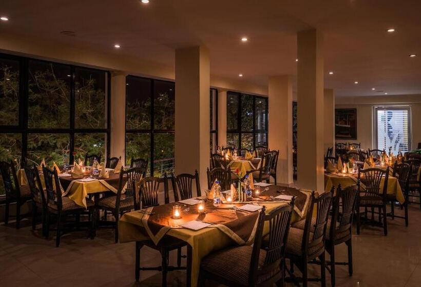 فندق Tulip Inn Green Castle Mall Road