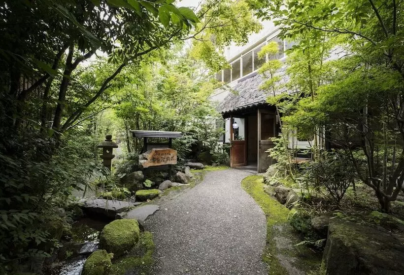 בית מלון כפרי Yufuin Besso Shikisai