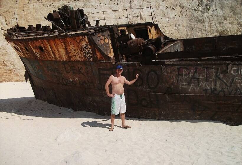 Kavos Psarou Studios & Apartments