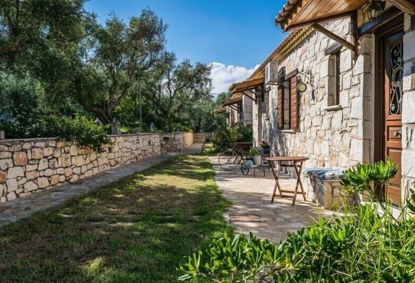 Kavos Psarou Studios & Apartments