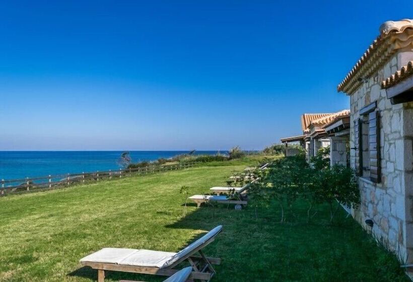 Kavos Psarou Studios & Apartments