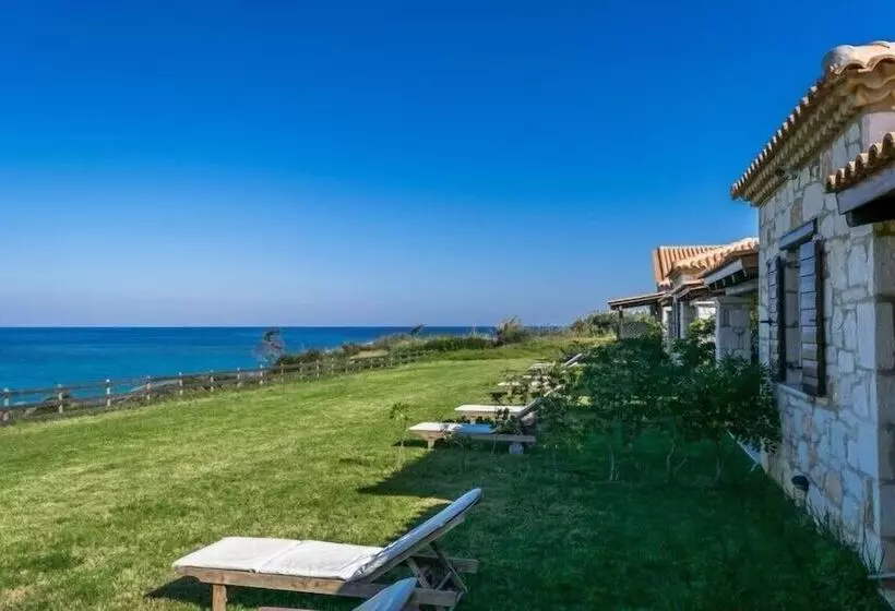 Kavos Psarou Studios & Apartments