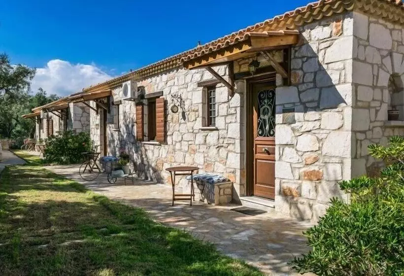 Kavos Psarou Studios & Apartments