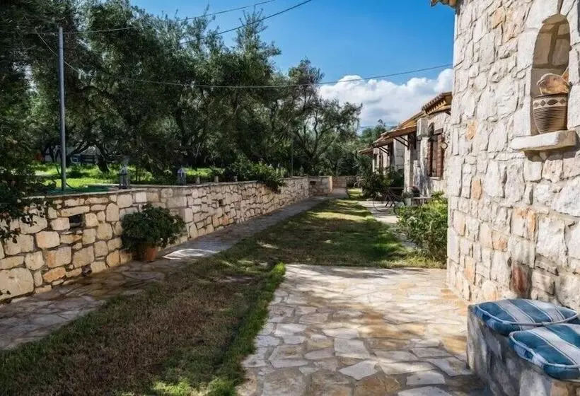 Kavos Psarou Studios & Apartments