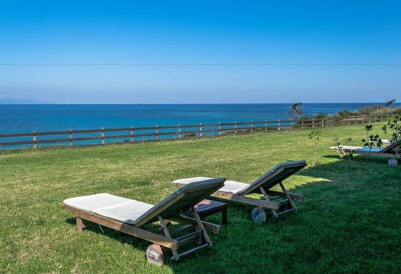 Kavos Psarou Studios & Apartments