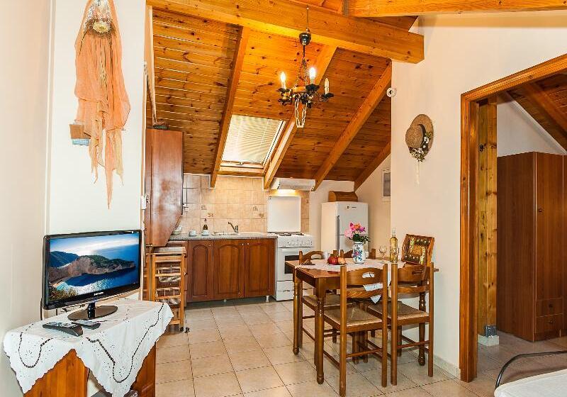 Kavos Psarou Studios & Apartments