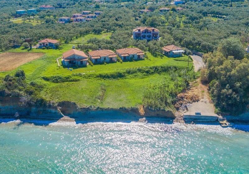 Kavos Psarou Studios & Apartments