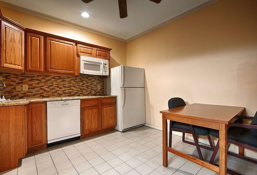 فندق Days Inn By Wyndham Navasota