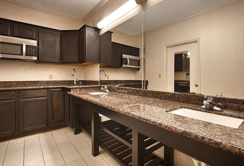 فندق Days Inn By Wyndham Navasota