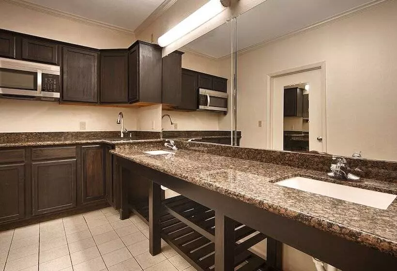 호텔 Days Inn By Wyndham Navasota