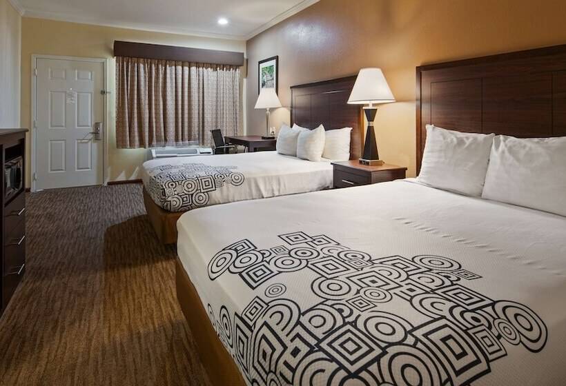 فندق Days Inn By Wyndham Navasota