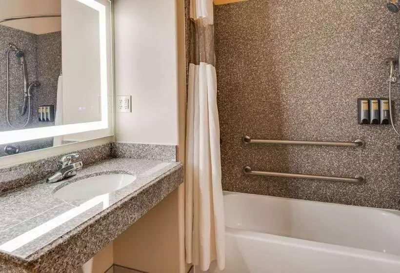 Отель Best Western Plus Battleground Inn & Suites