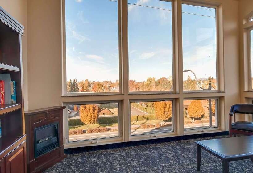 Otel Best Western Plus Battleground Inn & Suites