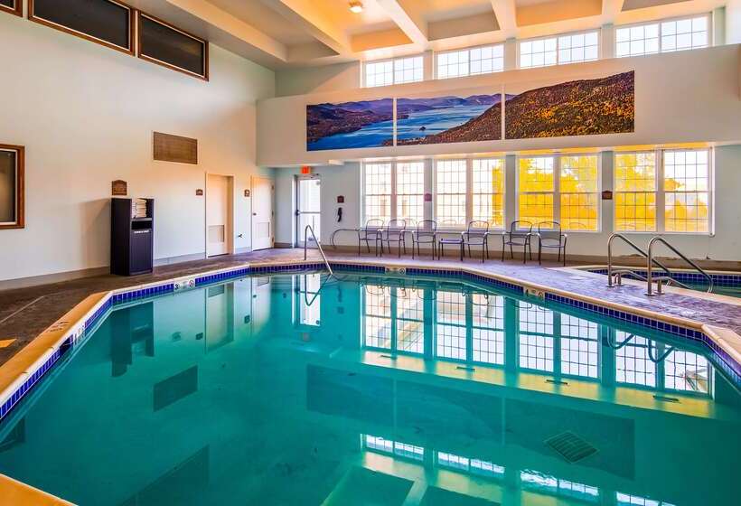 בית מלון כפרי Best Western Plus Ticonderoga Inn & Suites