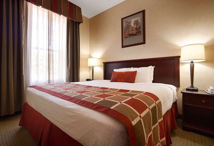 בית מלון כפרי Best Western Plus Ticonderoga Inn & Suites