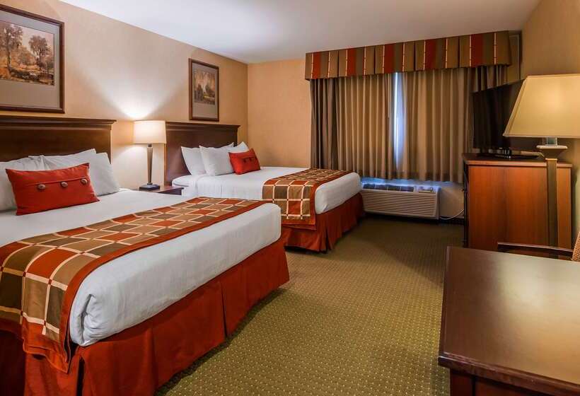 בית מלון כפרי Best Western Plus Ticonderoga Inn & Suites