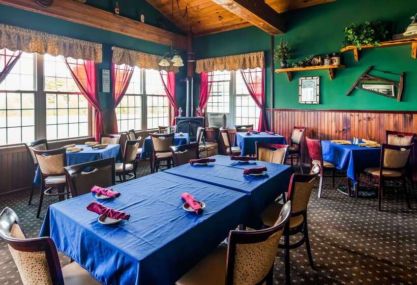 בית מלון כפרי Best Western Plus Ticonderoga Inn & Suites