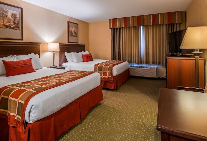 בית מלון כפרי Best Western Plus Ticonderoga Inn & Suites