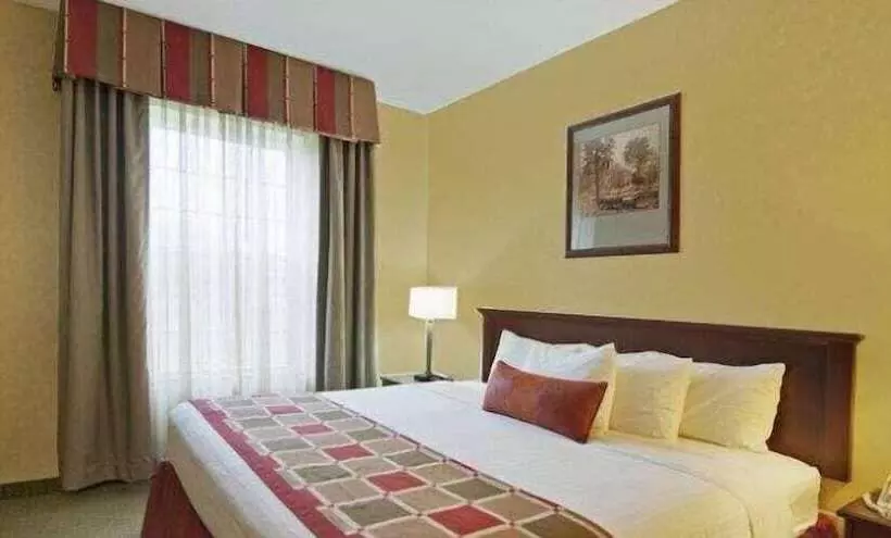 Otel Best Western Plus Ticonderoga Inn & Suites