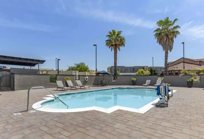 Szálloda Best Western Plus Vineyard Inn