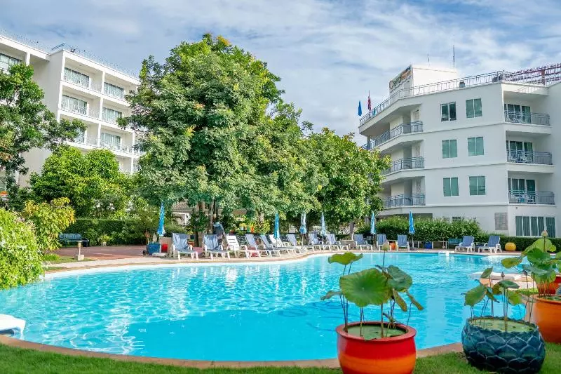 Hotel Cera Resort @ Cha Am