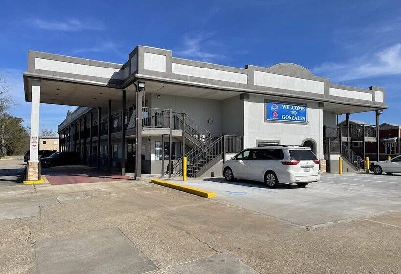 ホテル Days Inn By Wyndham Gonzales