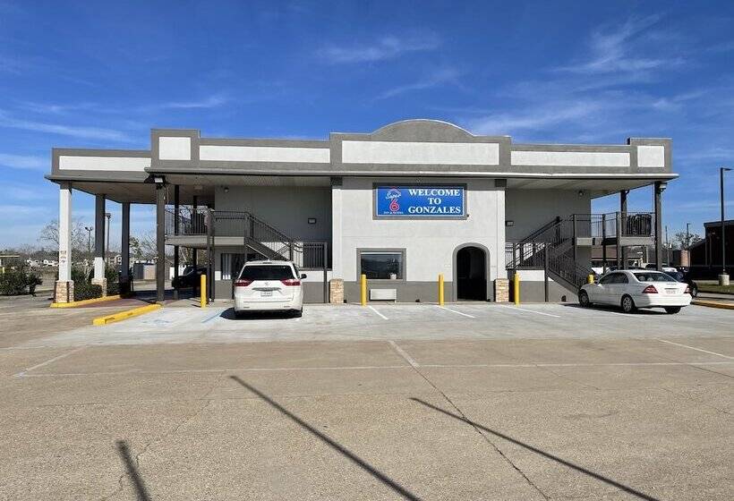 ホテル Days Inn By Wyndham Gonzales