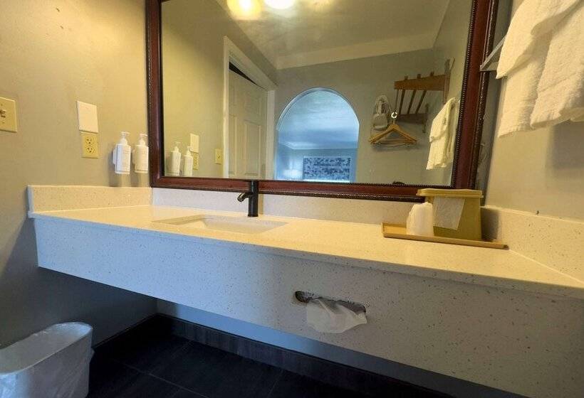 ホテル Days Inn By Wyndham Gonzales