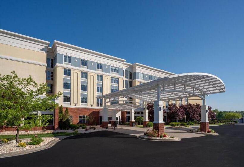 Delta Hotels By Marriott Huntington Mall