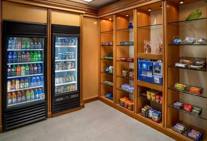 Delta Hotels By Marriott Huntington Mall