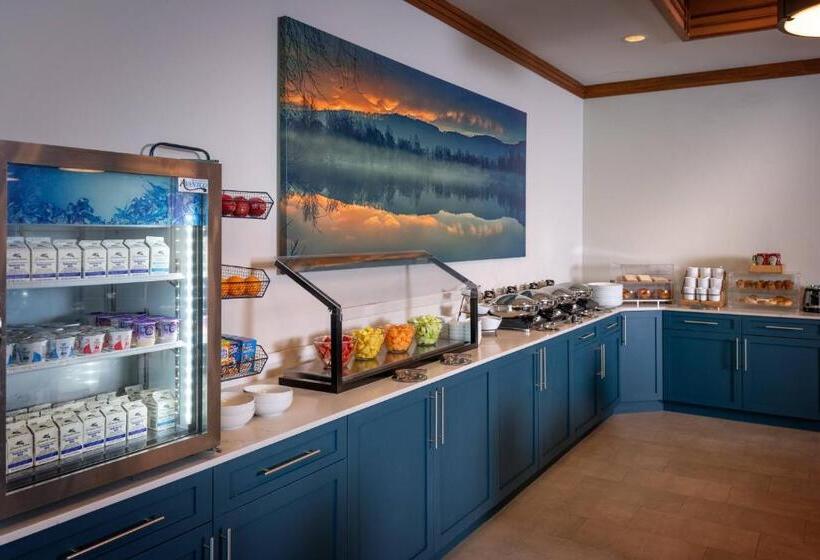 Delta Hotels By Marriott Huntington Mall