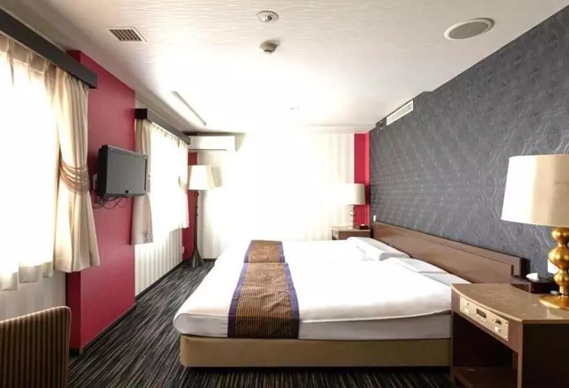 New Osaka Hotel Shinsaibashi