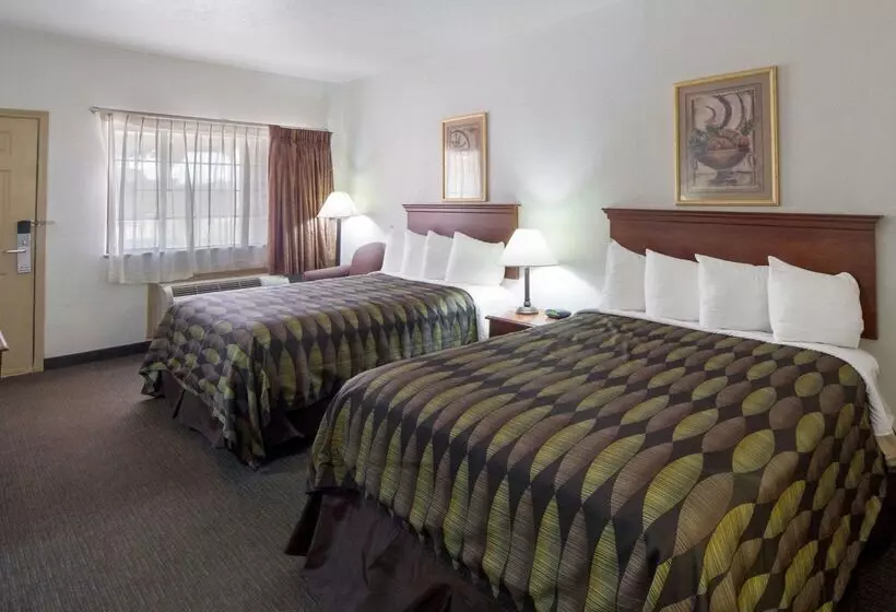 Hotelli Quality Inn & Suites